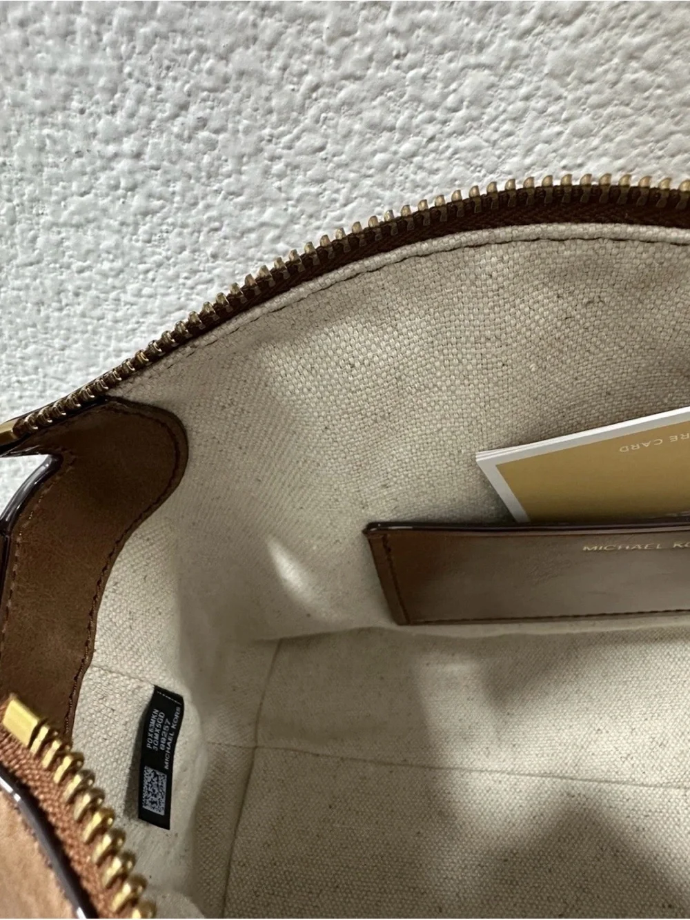 Michael Kors Dakota Medium Pocket Leather Shoulder Bag Unused ( Tag Inside )